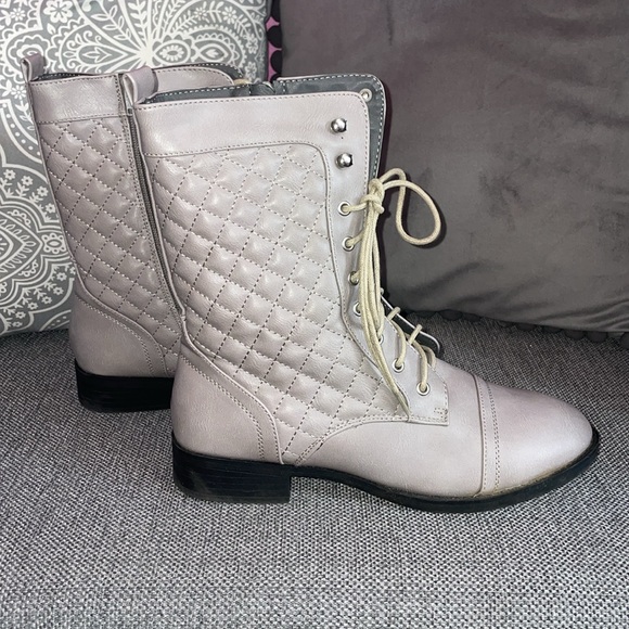 Charlotte Russe Shoes - Charlotte Russe Light Gray Combat Boots 🩶